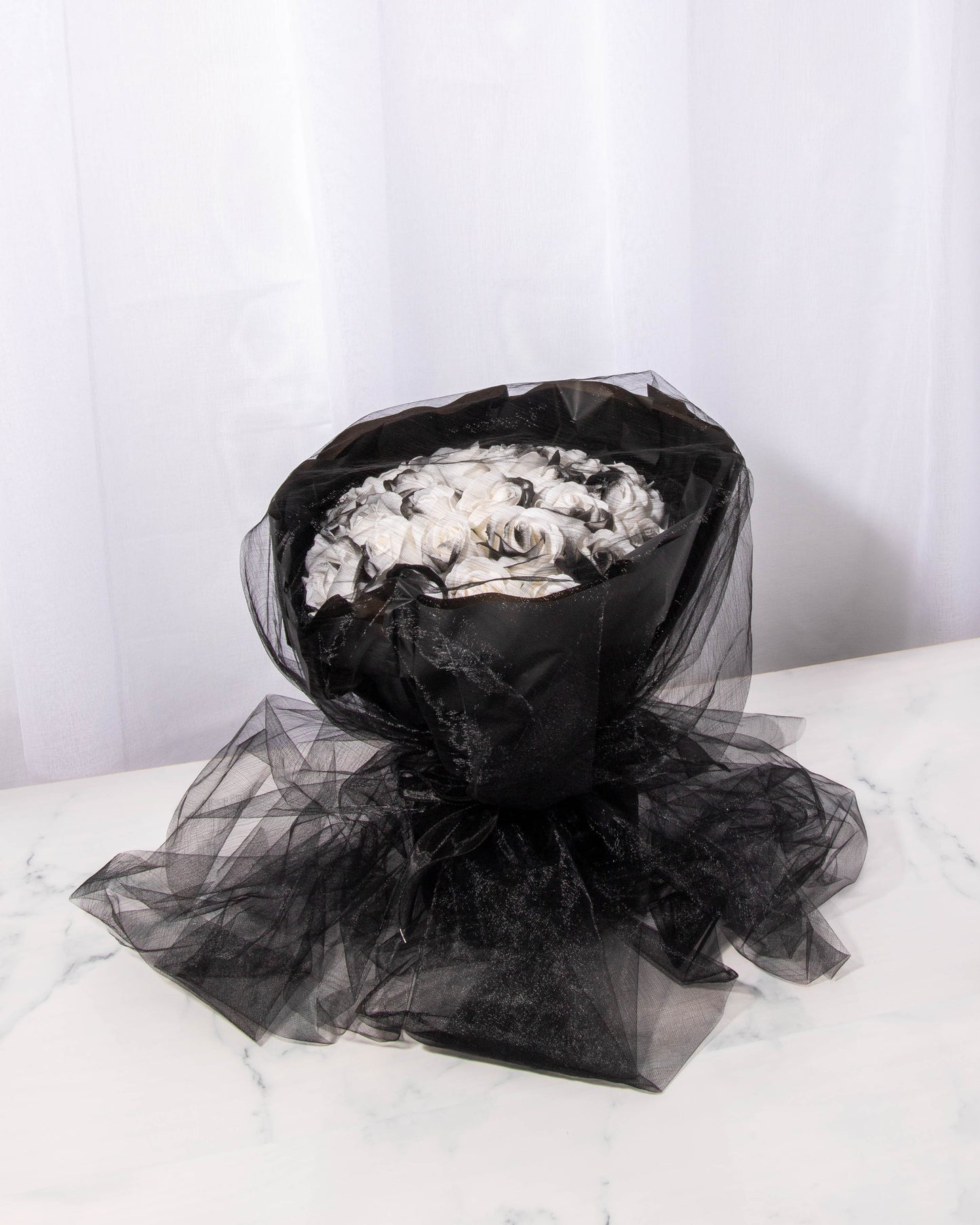 Everlasting Rose in Black Bouquet (Black&White Roses)